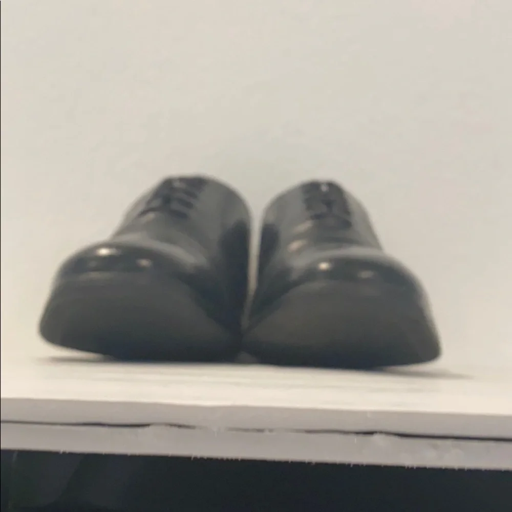 Authentic Cole Haan mens black leather derby shoes 11.5